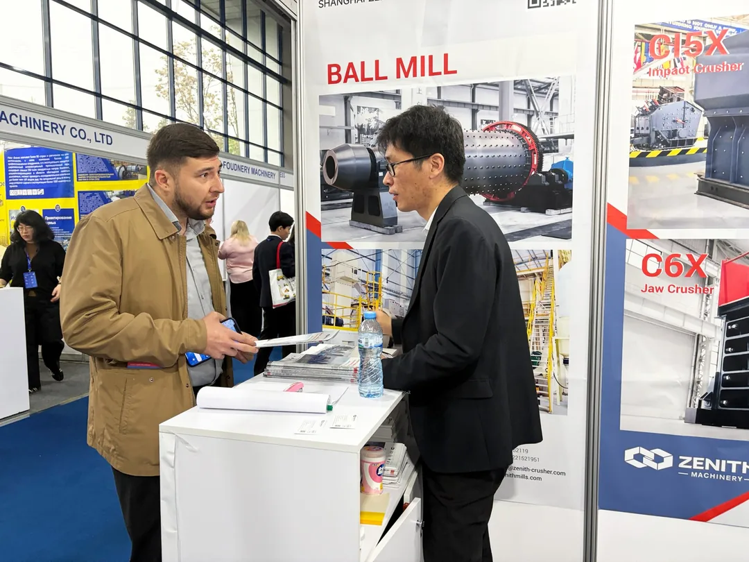 ZENITH staff introducing grinding equipment to visitors at UzMiningExpo 2026