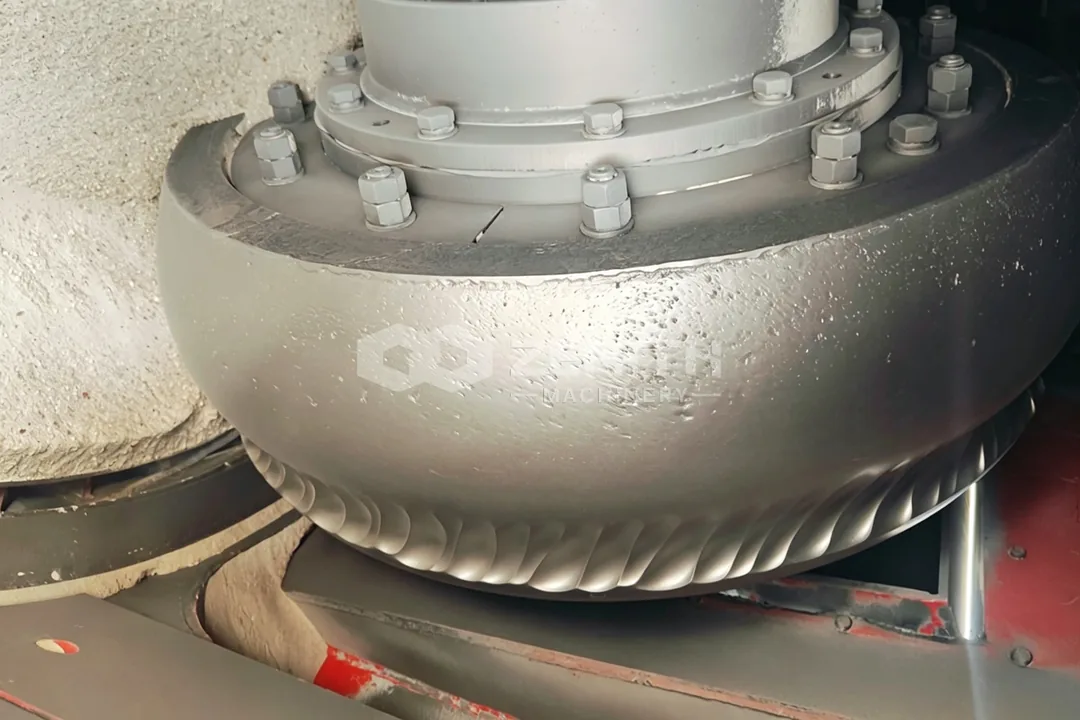 Grinding roller and table of the LM series vertical roller mill