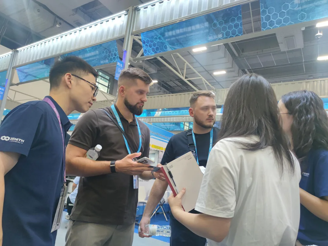 ZENITH team meeting European buyers at the 140th Canton Fair