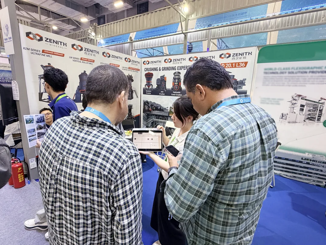 ZENITH team and visitors photographed at the 140th Canton Fair booth